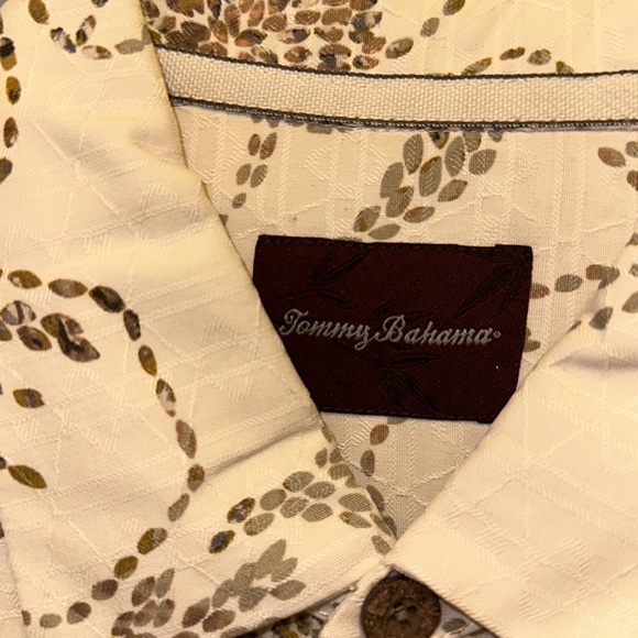 Tommy Bahama 100% silk tropical tiki shirt - Summer   Tiki - Picture 3 of 5
